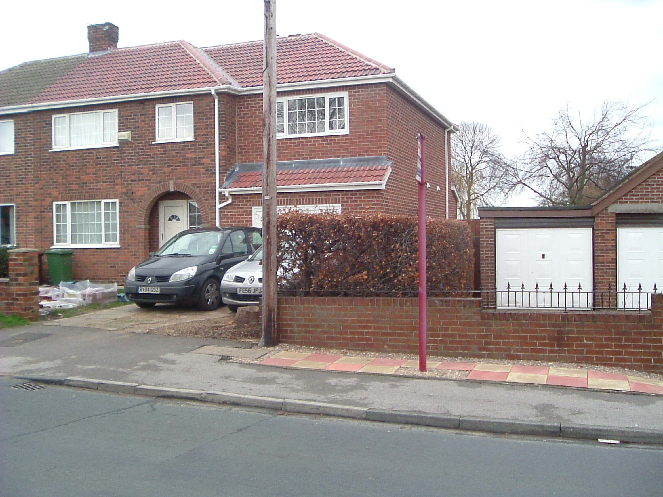 Mill Hill Avenue, Pontefract, former path to Kings School
